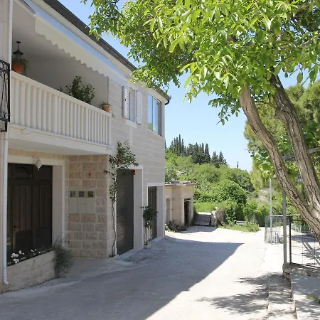 Holiday 130 * Nerezisca